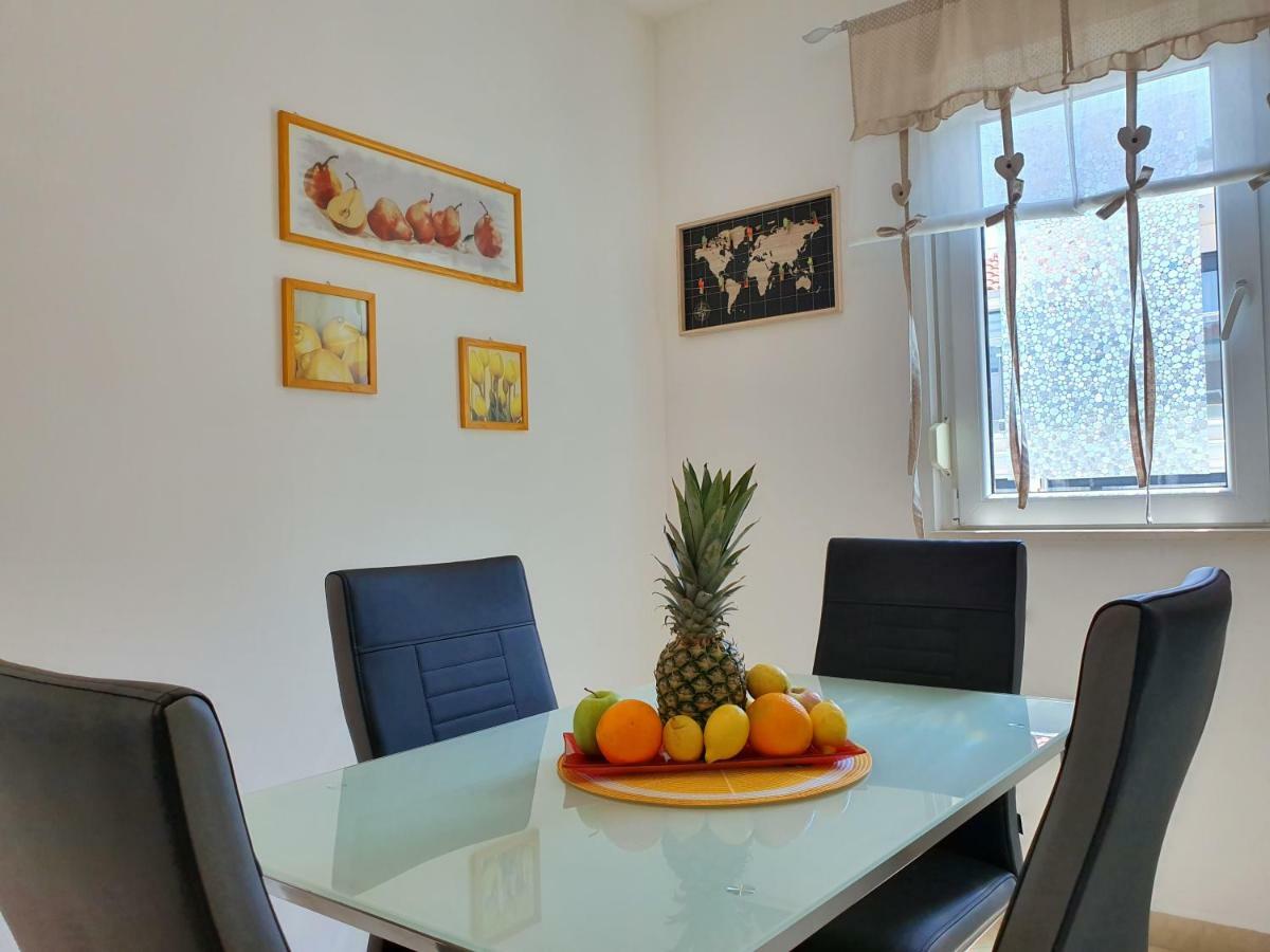 Apartment Tihana Trogir Ngoại thất bức ảnh